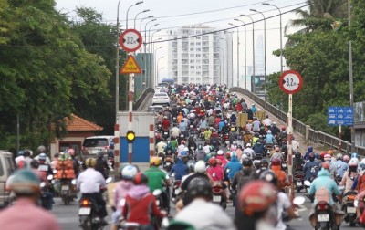 DỰ ÁN GIAO THÔNG TPHCM: VỪA THIẾU VỐN VỪA VƯỚNG MẶT BẰNG