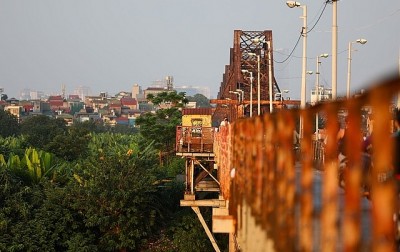 THÀNH PHỐ VEN SÔNG HỒNG: GIẤC MƠ 